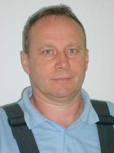 Mike Peters Werkstattleiter Tel. 0 39 76 – 24 02 – 17 werkstatt@vvg-bus.de